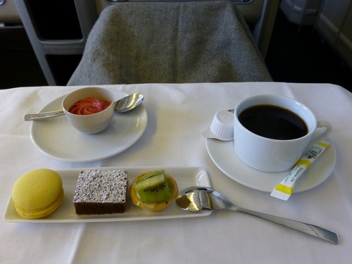 20120817エールフランスビジネスクラス　食事－デザートとコーヒー.jpg