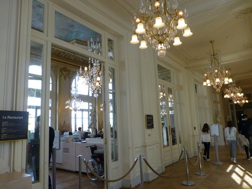 20121007オルセー美術館廊下から見たレストラン2.jpg