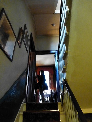 シャーロック・ホームズミュージアム ２階への階段.jpg